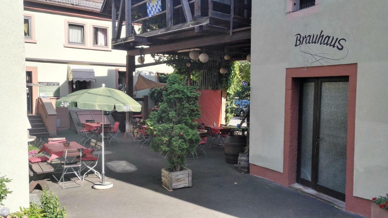 Wirtshaus&Hotel Zur Alten Brauerei Zapf Uettingen Exterior foto